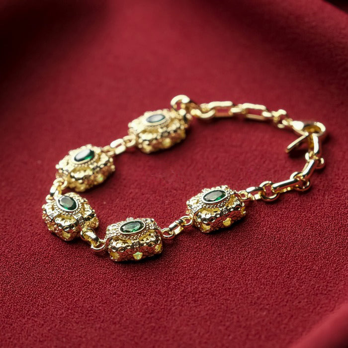 Zarif İşlemeli Bileklik