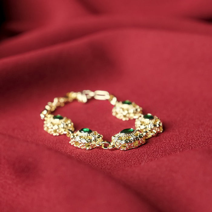 Zarif İşlemeli Bileklik